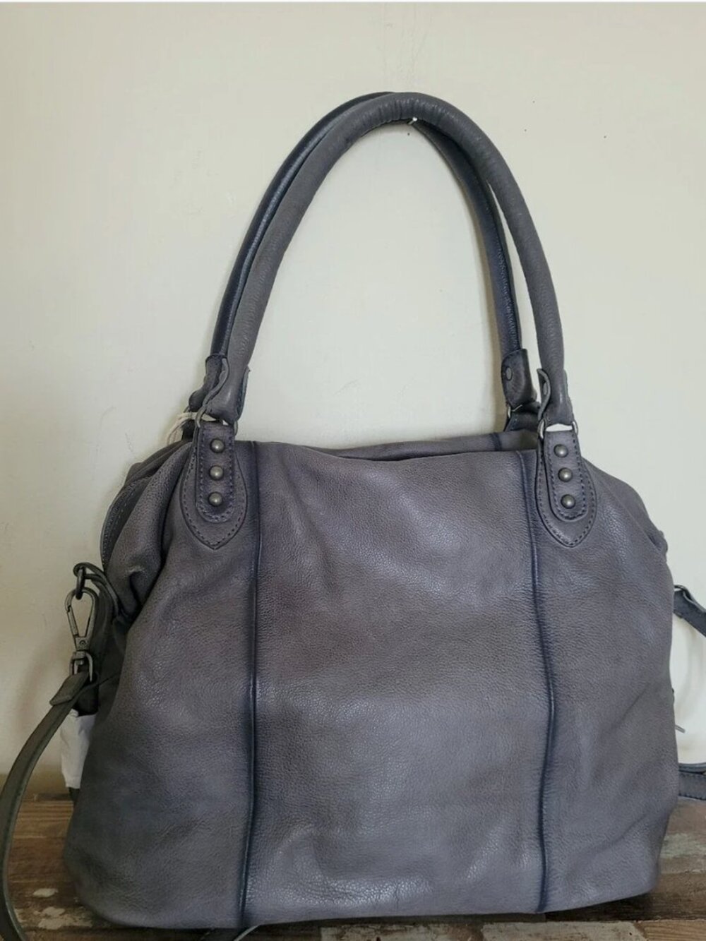 Free People NWT Emerson Tote Large Leather Shoulder Bag Tote Gravel Rock Grey - Picture 4 of 6